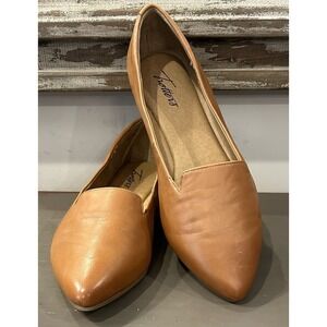 Trotters Harlowe Pointed Toe Classic Minimailist Tan Ballet Loafer Size 10WW